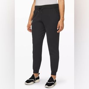 Lululemon On the Fly Jogger *Luxtreme
